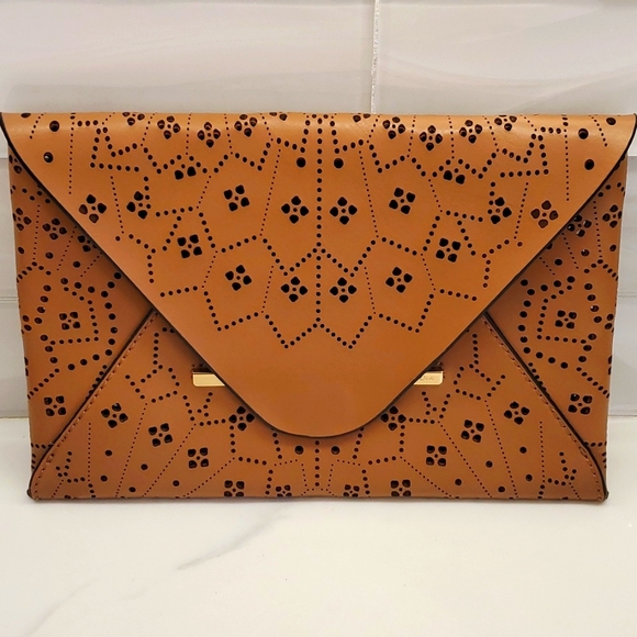 NWOT BCBG Max Azria Harlow Envelope Camel Clutch - Picture 2 of 9